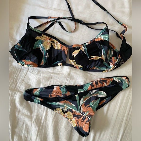 Roxy bikini - Picture 1 of 6